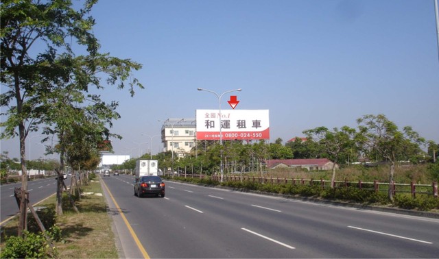 N-0557鐵架廣告塔-台南市新市科學園區新港社大道旁社內段509之16號-往南科大門方向廣告看板